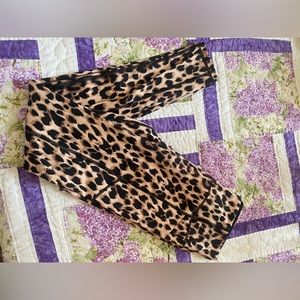 VS knockout leopard leggings